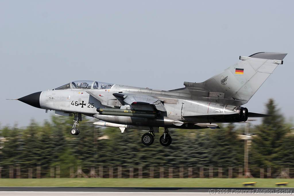 16 ETSL060511 Tornado ECR 46+25 DK 01 German Air Force Tornado ECR 46+25 of JBG-32 - Lechfeld AB, 11 May 2006 (C) Didier Kories